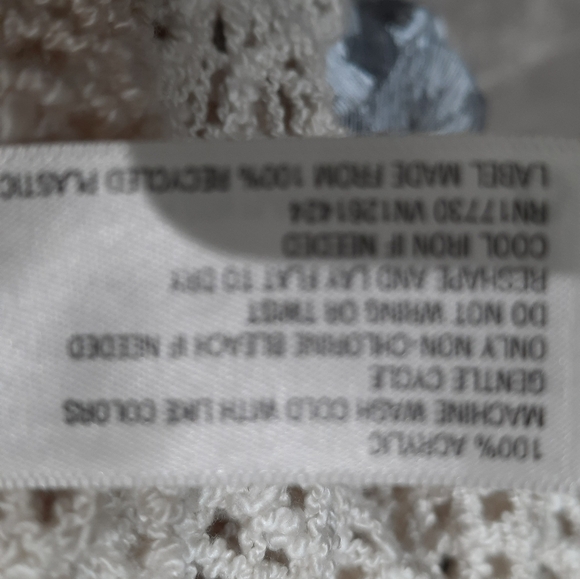 COPY - Xhilaration Women's M crochet Cream Long Sleeve Crop Top - Picture 6 of 6